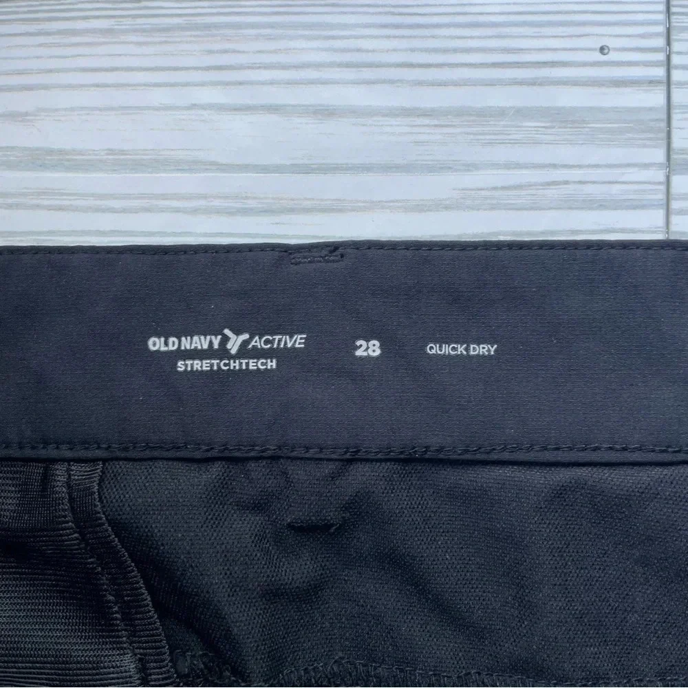 Old navy active black quick dry shorts women’s size 28 - Picture 2 of 7